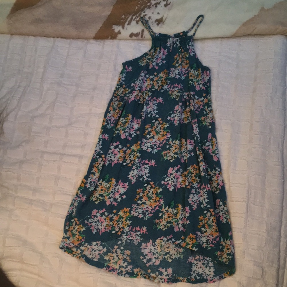 Nice but casual dress. The brand is Old Navy. It has a mix of colors!!!!